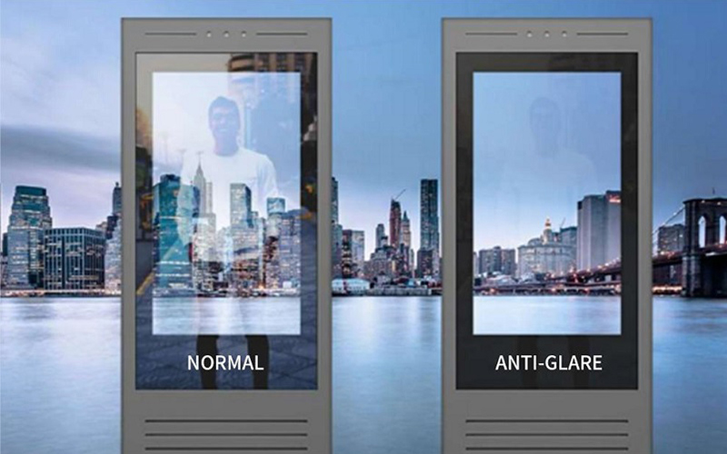 About Anti-Glare glass in LCD digital signage of CNLC DISPLAY