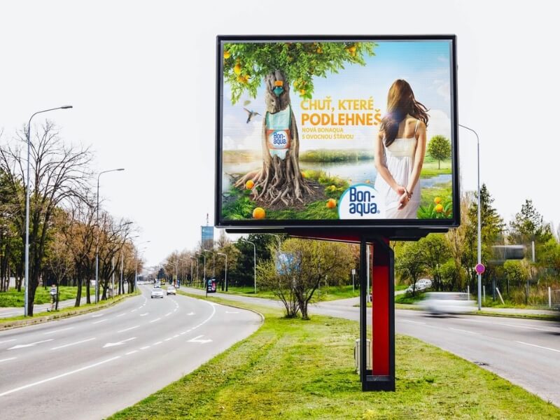 high Brightness outdoor Advertising display