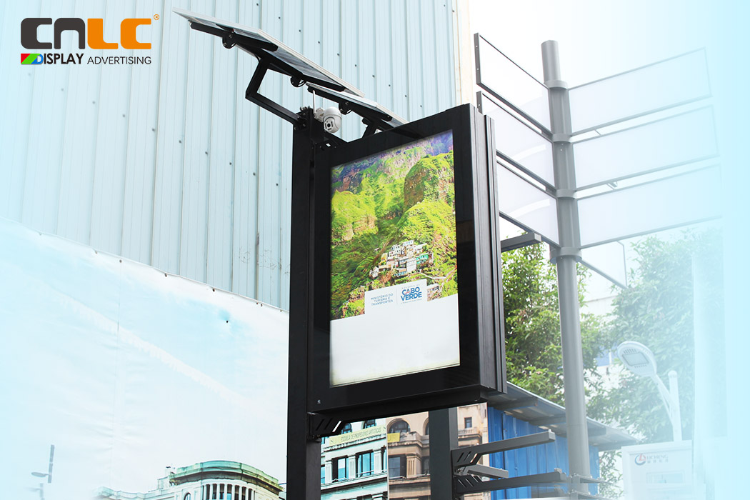 Solar-powered pole advertising screens