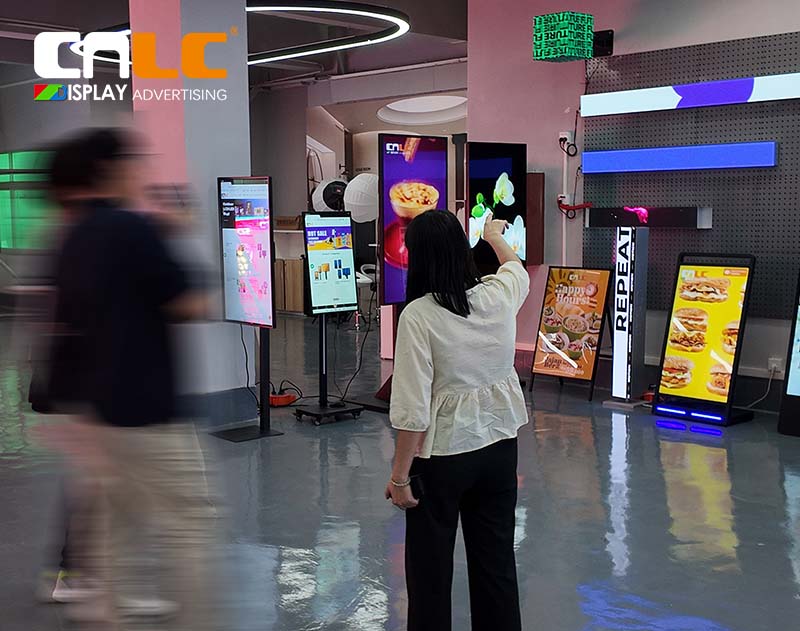 South Korean Client Visits CNLC Factory for LED Display Product Inspection