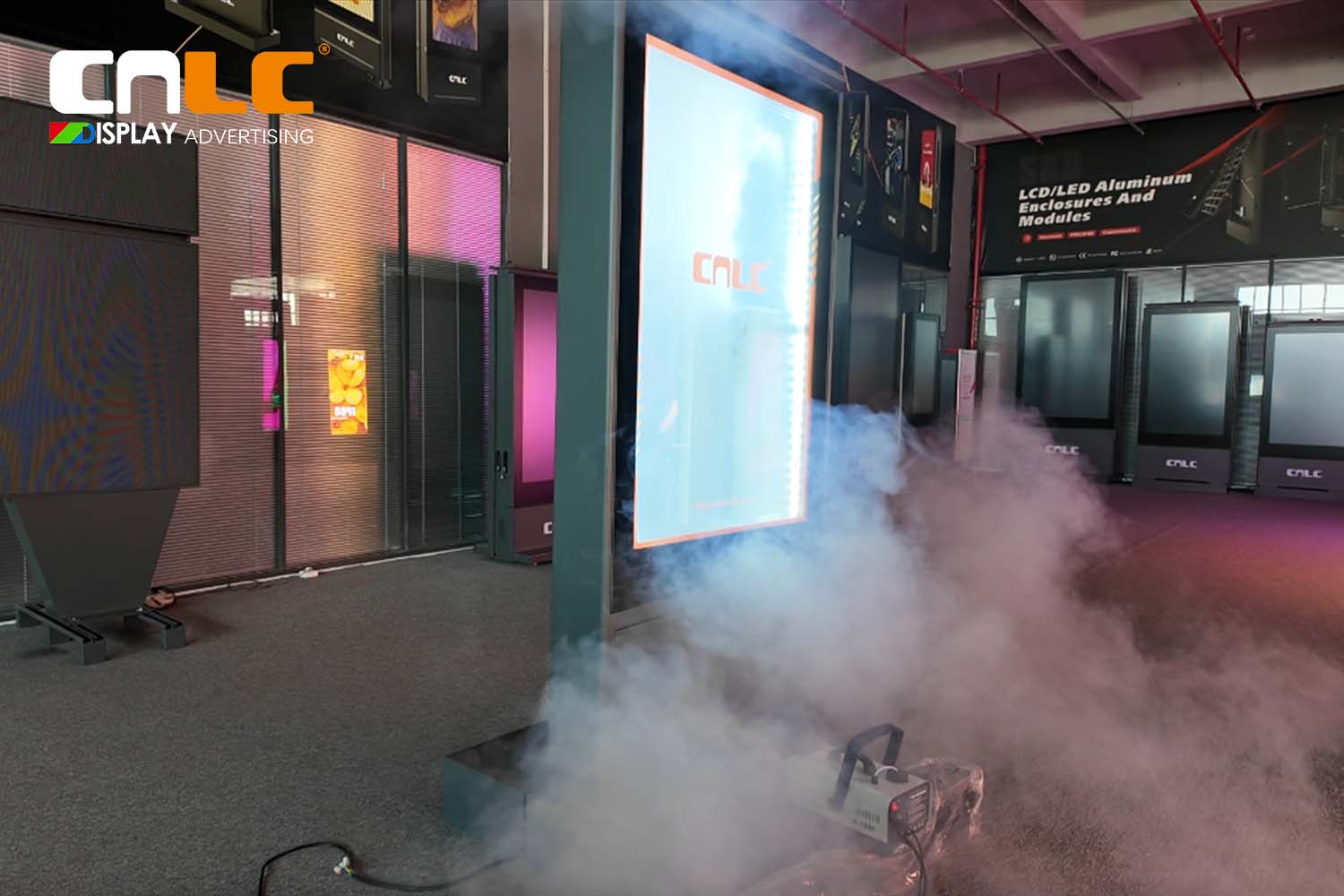 How Does an Outdoor Display Dissipate Heat?